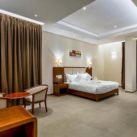 Grand Regal Hotel Chandoli Bagian luar foto