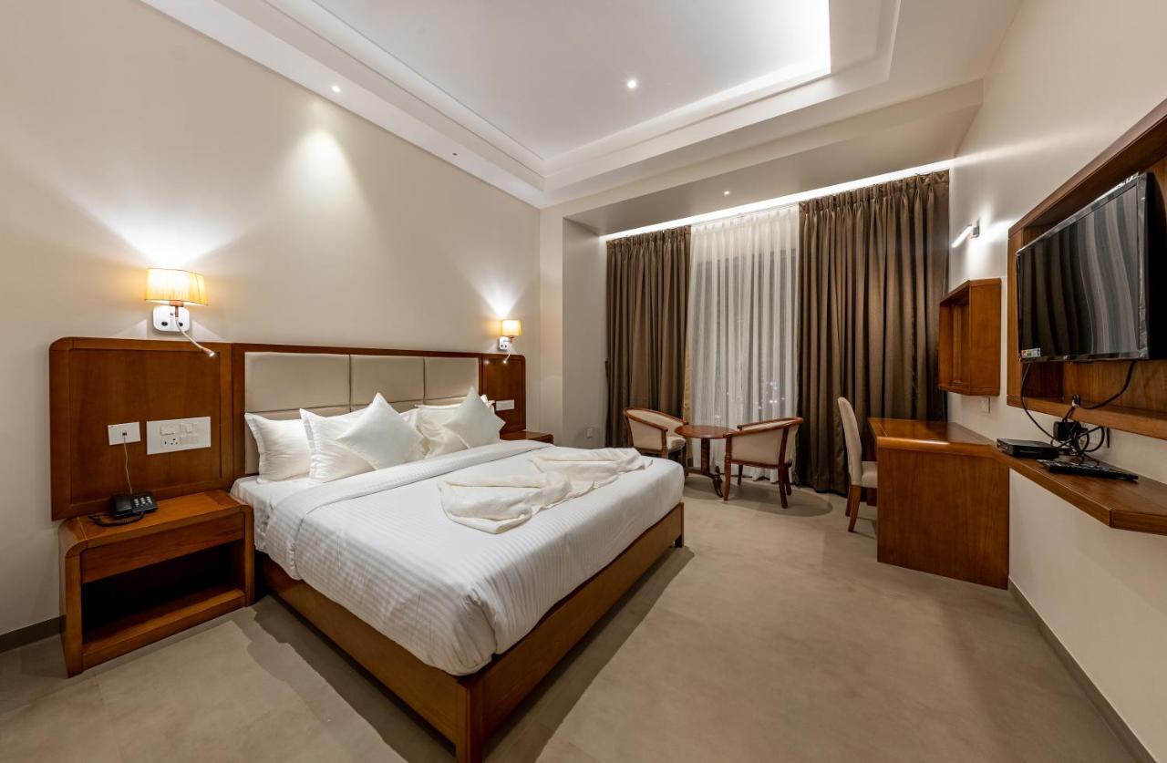 Grand Regal Hotel Chandoli Bagian luar foto