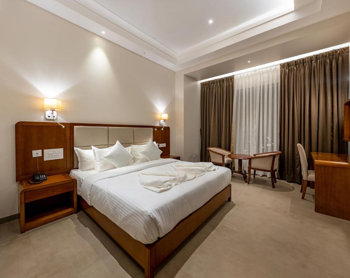 Grand Regal Hotel Chandoli Bagian luar foto