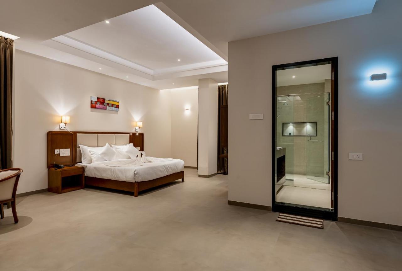 Grand Regal Hotel Chandoli Bagian luar foto