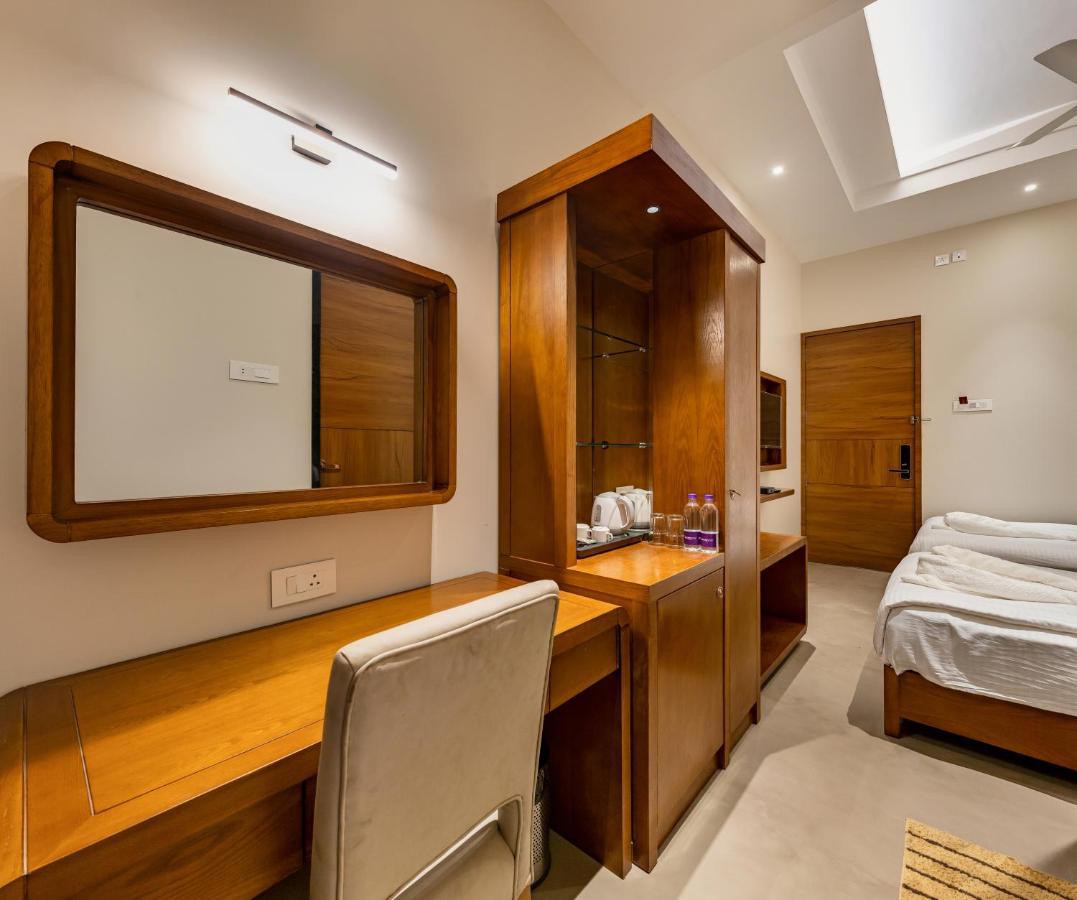 Grand Regal Hotel Chandoli Bagian luar foto