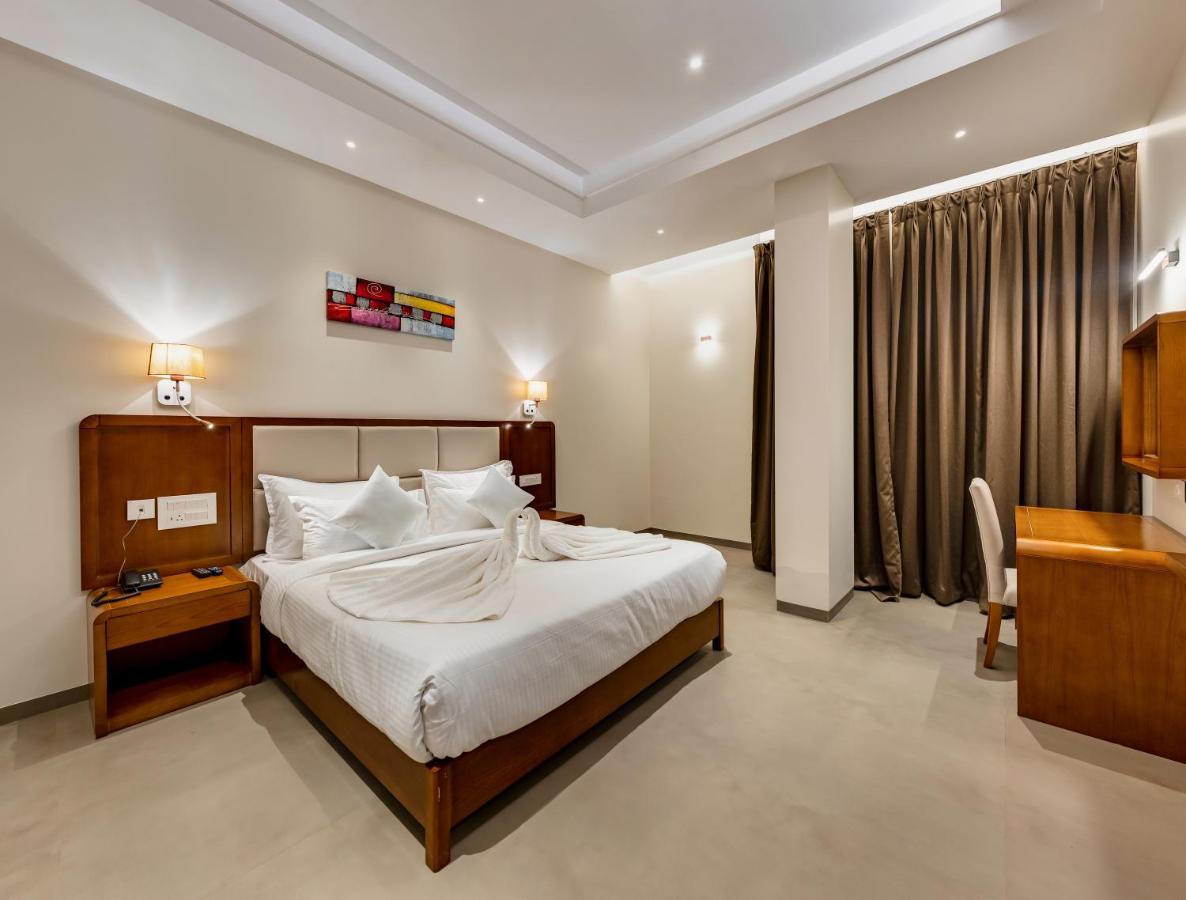 Grand Regal Hotel Chandoli Bagian luar foto